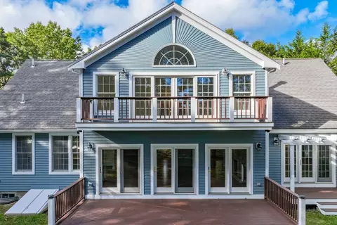 7 Mossy Bottom Ln, Sandwich, MA 02563