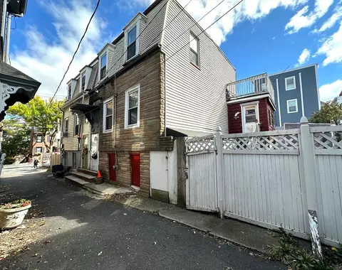 6 Noble Ct # -8, Boston, MA 02128