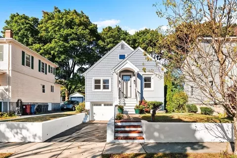 108 Derby Rd, Melrose, MA 02176