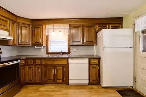 18 Barton St, Springfield, MA 01104 photo 11