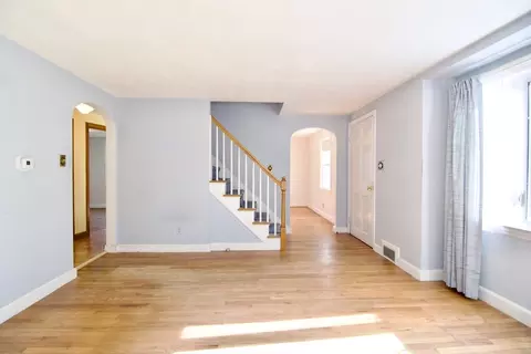 18 Barton St, Springfield, MA 01104 photo 8