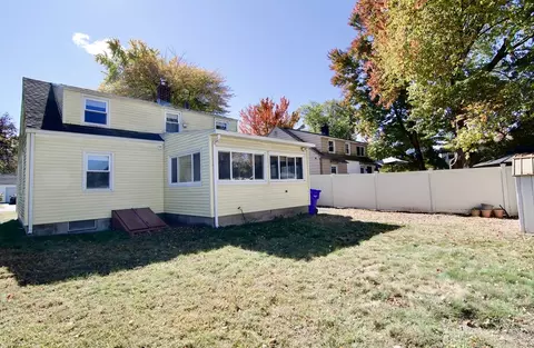 18 Barton St, Springfield, MA 01104 photo 3