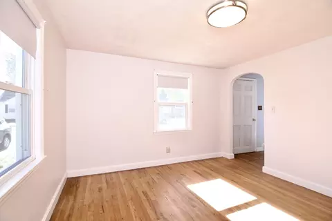 18 Barton St, Springfield, MA 01104 photo 16