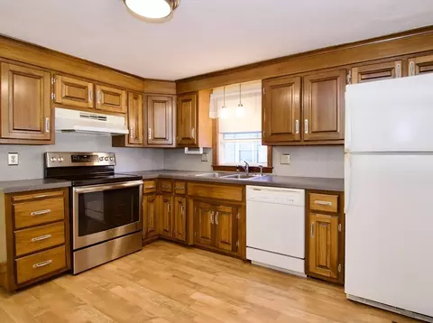 18 Barton St, Springfield, MA 01104 photo 12