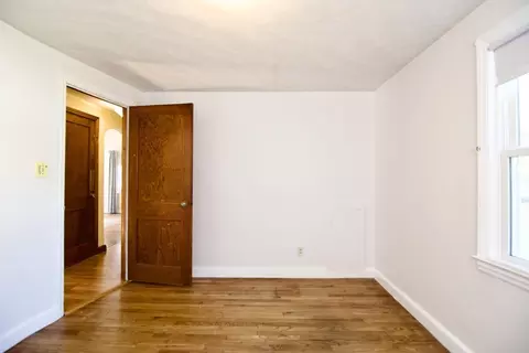 18 Barton St, Springfield, MA 01104 photo 25