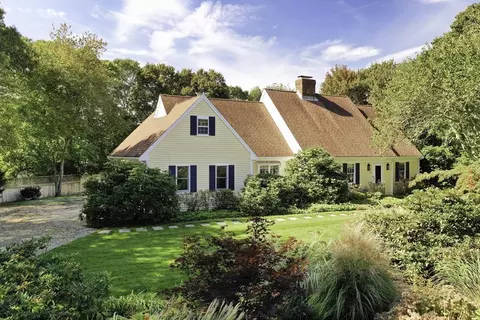59 Harbor Farms Rd, Falmouth, MA 02536
