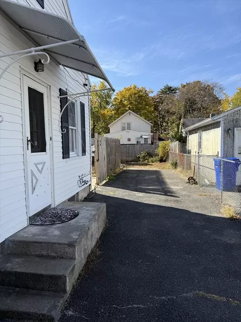 158 Davis St, Springfield, MA 01104 photo 15