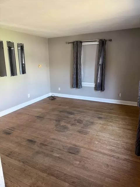 158 Davis St, Springfield, MA 01104 photo 8
