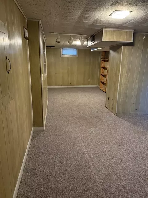 158 Davis St, Springfield, MA 01104 photo 9
