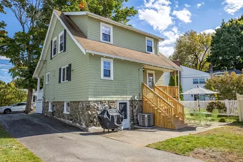57 Middlesex Rd, Stoneham, MA 02180 photo 3