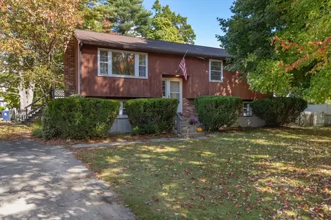 2 Quincy St, Wilmington, MA 01887