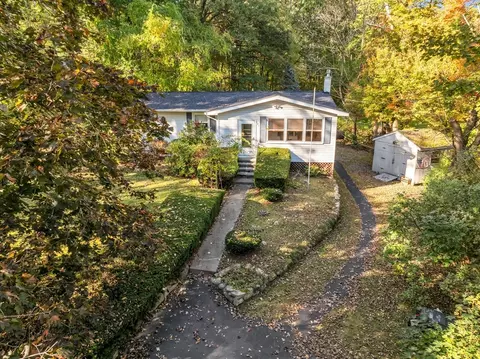 585 Pelham Rd, Dracut, MA 01826