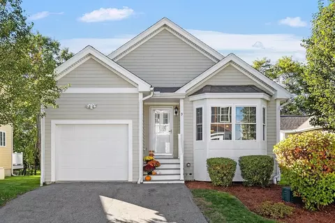 9 Denworth Bell Cir #9, Haverhill, MA 01835