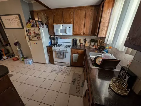 126 Detroit St, Fall River, MA 02721 photo 4