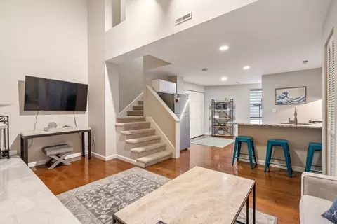 356-358 Main St #12, Boston, MA 02129