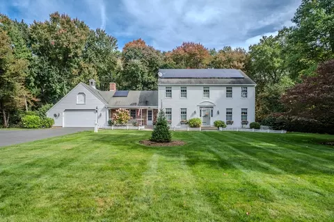 25 Stonehill Rd, East Longmeadow, MA 01028