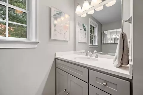 Bath - 44 Brooks Rd, Paxton, MA 01612 photo 3 of 3