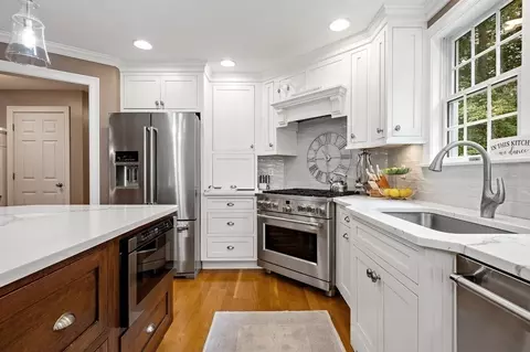 Kitchen - 44 Brooks Rd, Paxton, MA 01612 photo 3 of 4