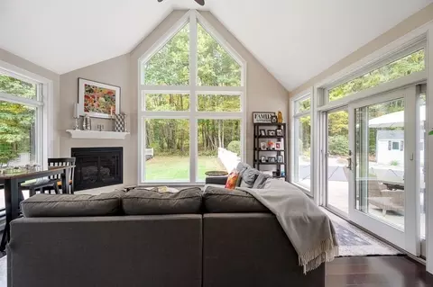 Living - 44 Brooks Rd, Paxton, MA 01612 photo 2 of 3
