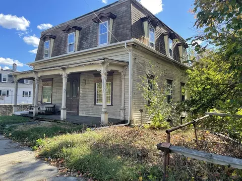 128 Linwood Ave, Whitinsville, MA 01588