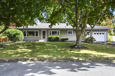 4 Bowdoin Rd, Andover, MA 01810
