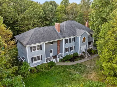 28 Hoveys Pond Dr, Boxford, MA 01921