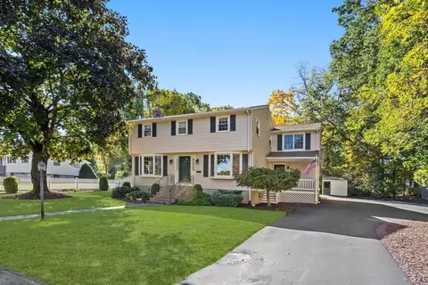 112 Garden Pkwy, Norwood, MA 02062