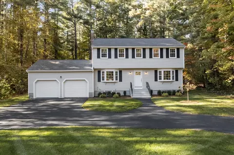 11 Forest Rd, Foxboro, MA 02035