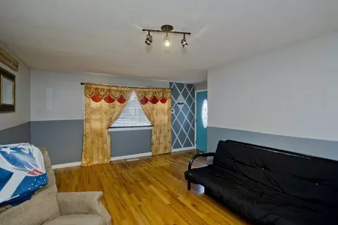 33 Coleman St, Springfield, MA 01109 photo 6