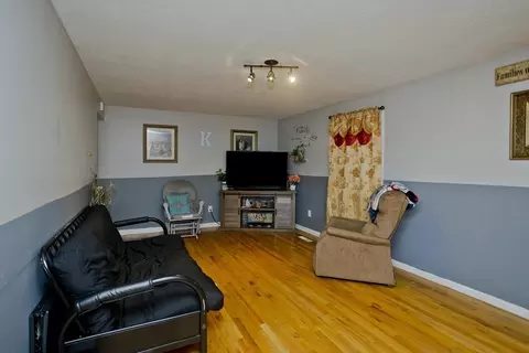 33 Coleman St, Springfield, MA 01109 photo 4