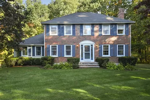 11 Oregon Rd, Tyngsborough, MA 01879