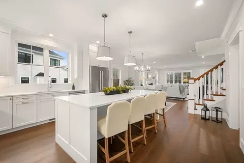 18 Wayside Ct, Natick, MA 01760