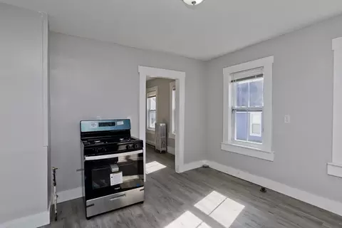 22 Chester St, Springfield, MA 01105 photo 9