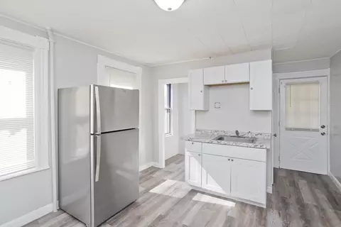 22 Chester St, Springfield, MA 01105 photo 6