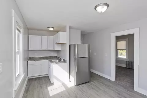 22 Chester St, Springfield, MA 01105 photo 8