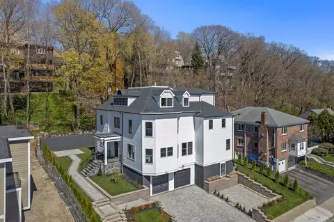 261 Tappan St #TH-1, Brookline, MA 02445