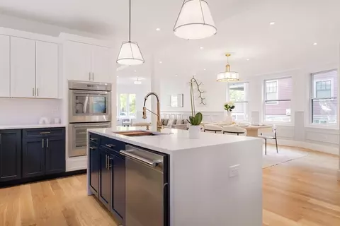 124 Coolidge St, Brookline, MA 02446 photo 4