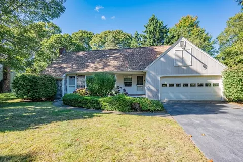 139 Longfellow Dr, Barnstable, MA 02632
