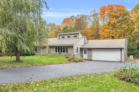186 West Rd, Petersham, MA 01366