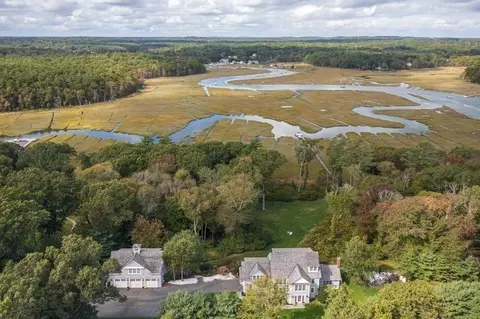2 Cove Crk, Marshfield, MA 02050