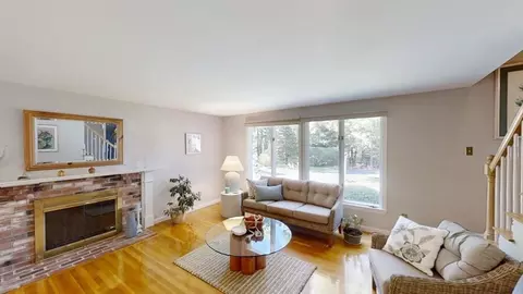 41 Apple Ln, Dennis, MA 02638