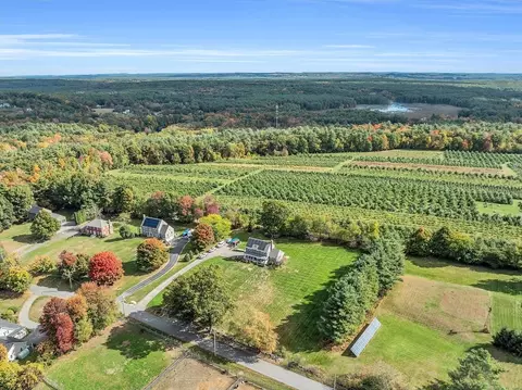 8 The Ln, Lunenburg, MA 01462