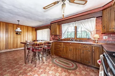 91 Dixie Ter, Chicopee, MA 01020 photo 14
