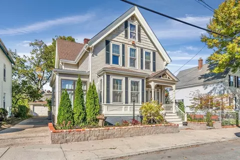 56 New Park St, Lynn, MA 01905