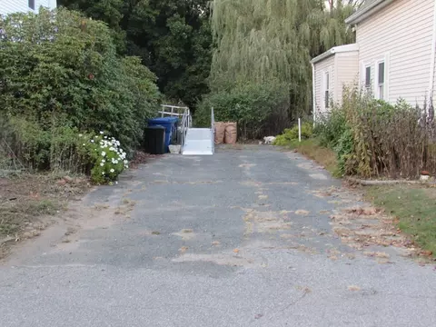 59 Adams St, Danvers, MA 01923 photo 4