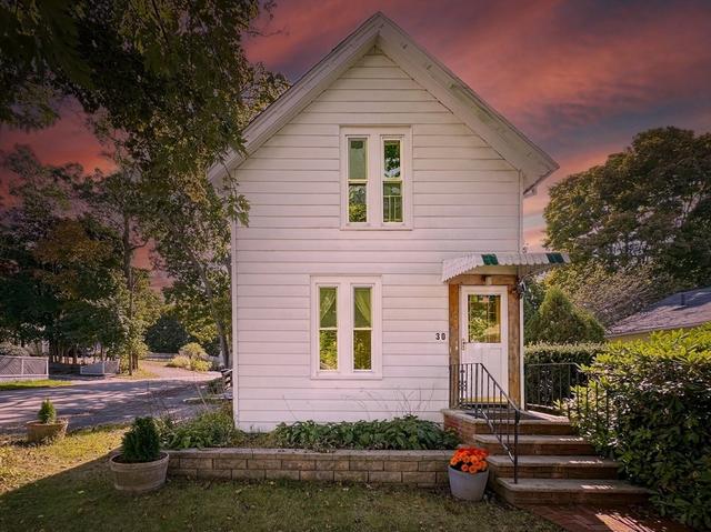 30 Walnut Ave, Weymouth, MA 02188