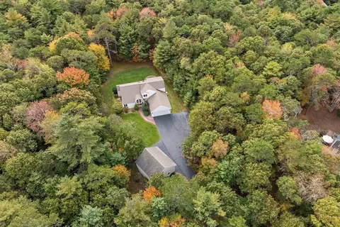 51 Mountain Hill Rd, Plymouth, MA 02360