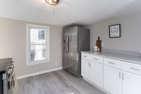 74 Laurence St, Springfield, MA 01104 photo 4