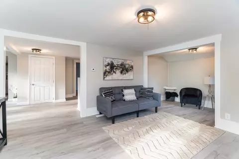 74 Laurence St, Springfield, MA 01104 photo 8
