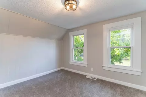 74 Laurence St, Springfield, MA 01104 photo 17